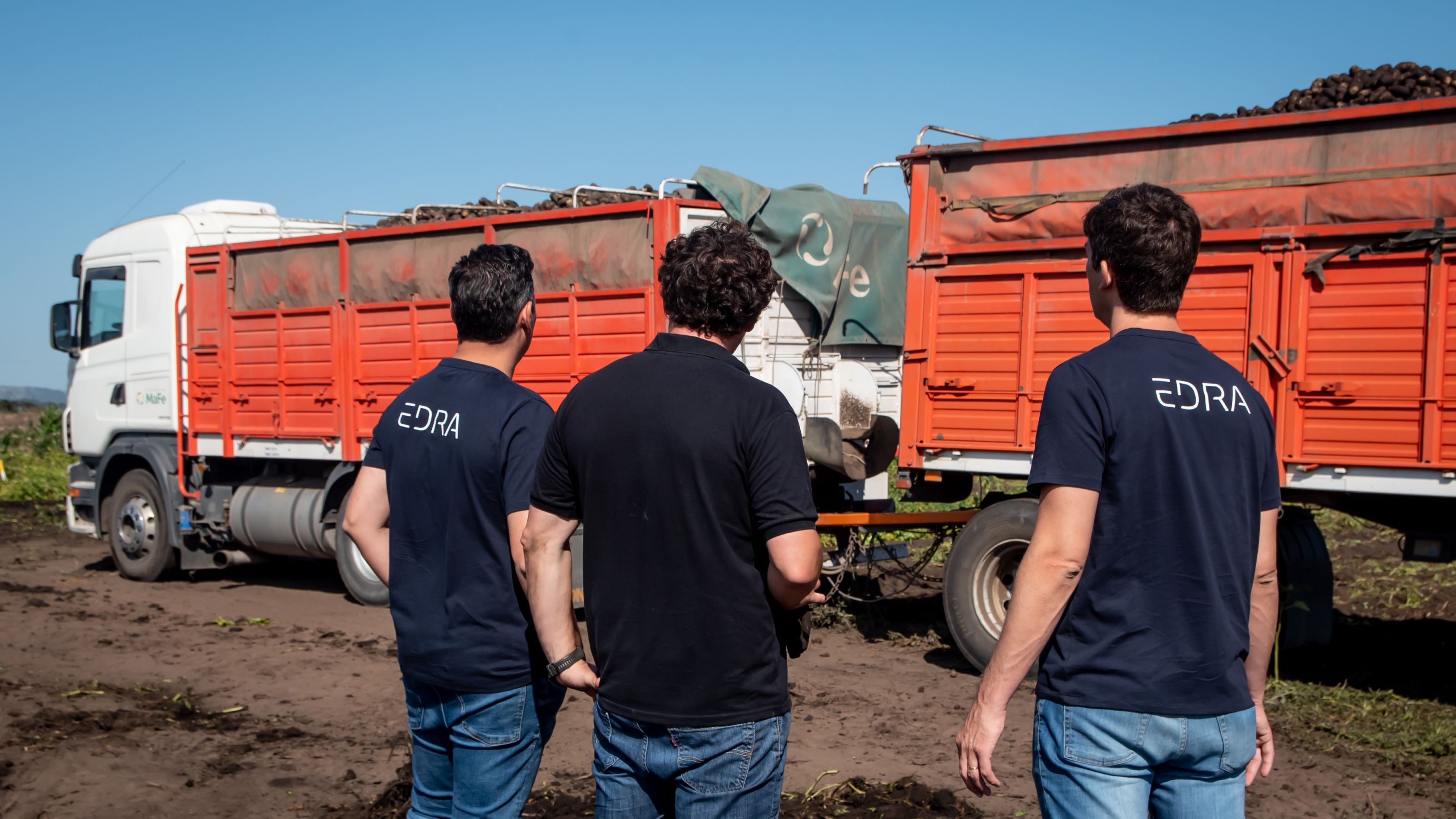 The Field Technical Team from EDRA, a new GLOBALG.A.P. Community Member in 2025, on-site at one of their customer’s farms.