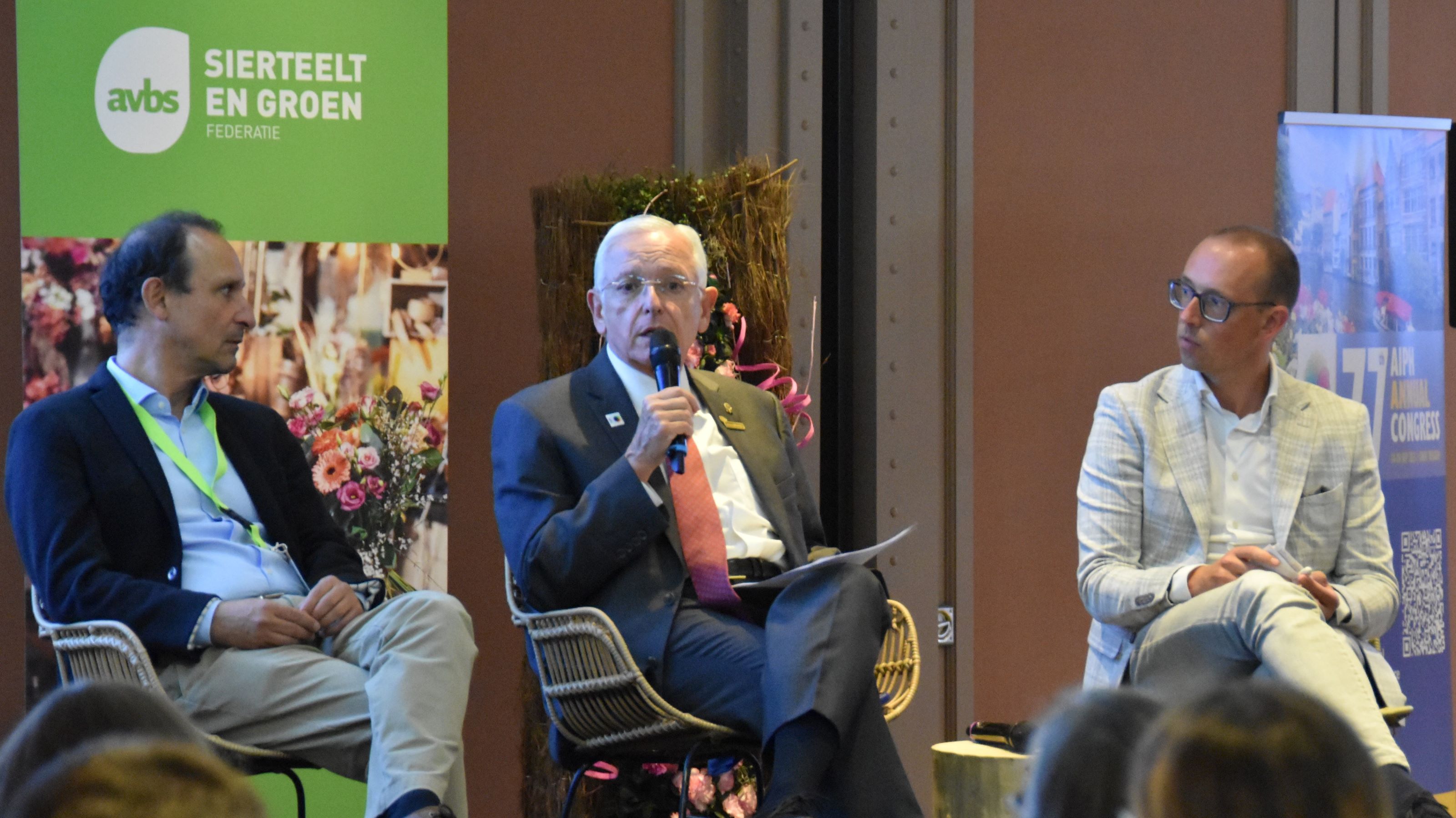 Juan Carlos Isaza-Kasolis, Senior Technical Expert for Floriculture at Agraya, speaks on stage with industry experts at the AIPH Annual Congress 2025 in Ghent.