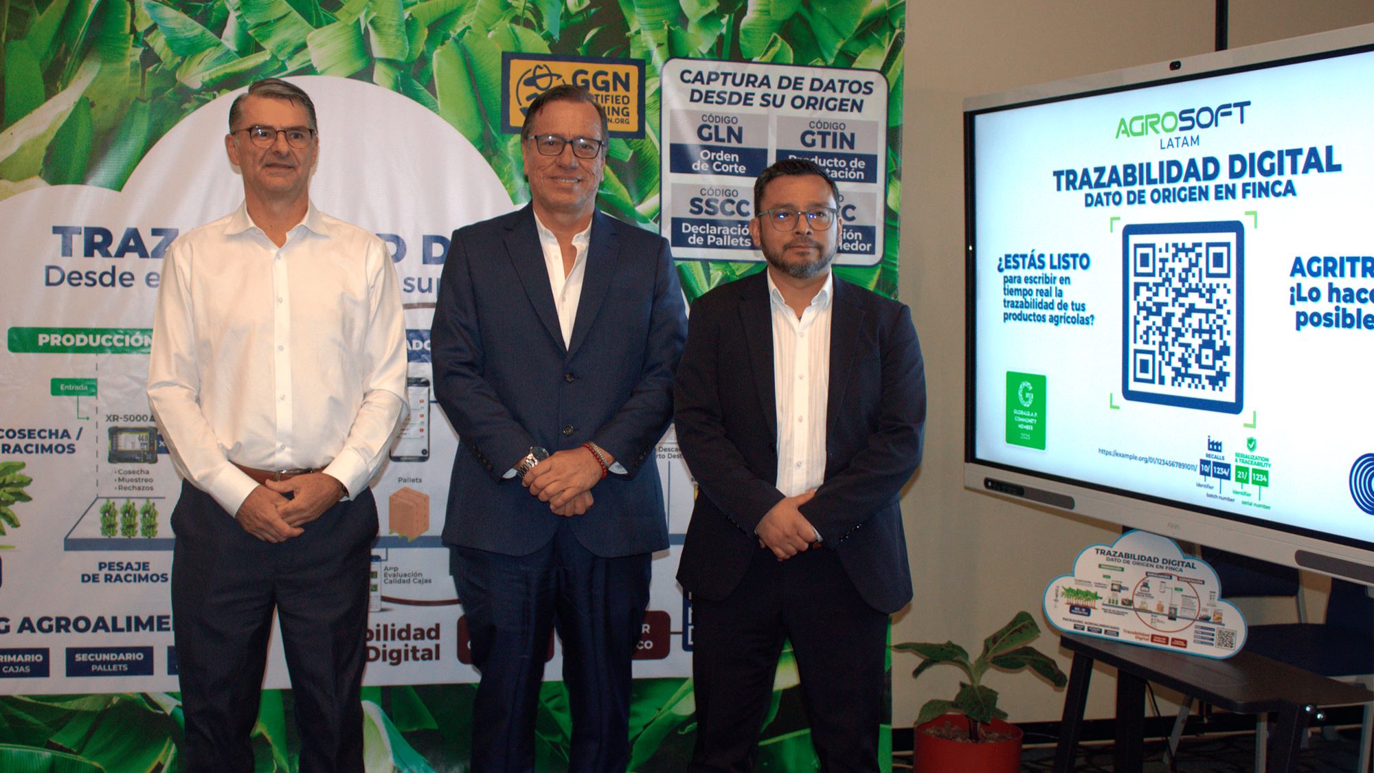 Estreban Munoz, Xavier Cárdenas, and Leonardo Ferrer at the Agrosoft event in Ecuador, September 2025.